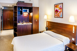 Hotel-Résidence Saint Jean**