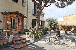 MUCHA MASIA HOSTEL RURAL-URBÀ