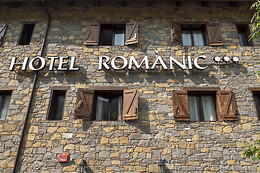 APARTAMENTOS SOLANA, HOTEL TAULL & ROMANIC